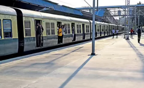 Mother pushes 8 year old daughter under moving train at MP station