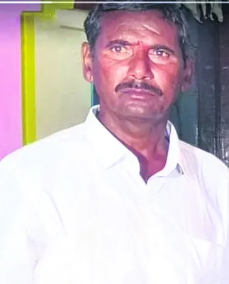 వాహనదారుడిపై దాడి చేసిన పోలీసులపై చర్యలు