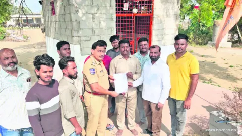 ఆలయంలో చోరీ 
