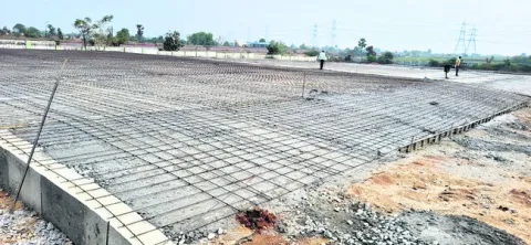 జోరందుకున్న ప్లాట్‌ఫారాల నిర్మాణాలు 