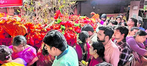 సుబ్బారాయుడి ఆదాయం రూ. 8.88లక్షలు 