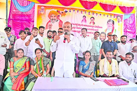 ఏకగ్రీవమైతే నిధుల వరదే 