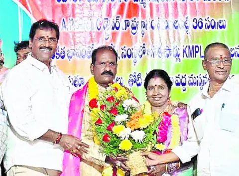 ఆర్టీసీ రిటైర్డ్‌ ఉద్యోగులకు గ్రాట్యూటీ చెల్లించాలి 