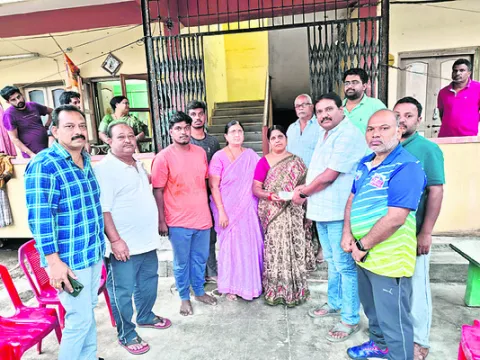 ఏపీ జెన్‌కో ఉద్యోగి కుటుంబానికి ఆర్థిక సాయం 