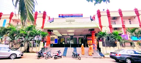 తప్పు చేసినా.. మనవాడైతే ఓకే!