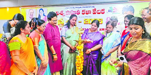 మహిళాభ్యుదయంతోనే దేశ ప్రగతి 