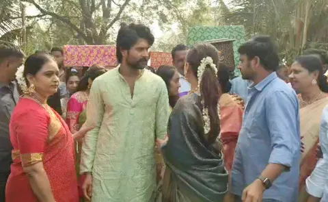 Vijay Devarakonda visit his home town with wife Rashmika
