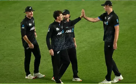 New Zeland Won 8 Wickets Vs South Africa 3rd T20 Leads T20 Series
