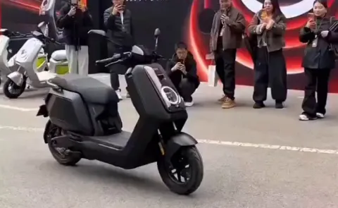 China Testing Self Driving Electric Scooter4