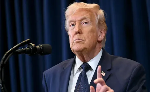 Trump threatens to put ICE agents in airports over funding impasse