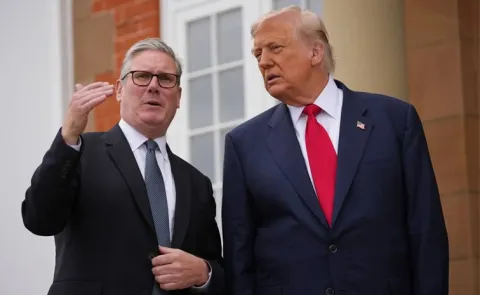 Trump and Starmer urge reopening of Strait of Hormuz as Iran threatens closure