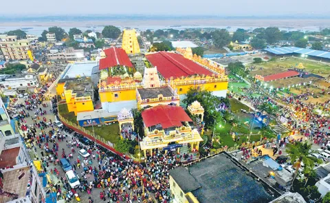 Sakshi Guest Column On Srirama Navami At Bhadrachalam Temple