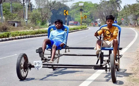 14 year old K Sabarivasan Made four-wheel cycle 