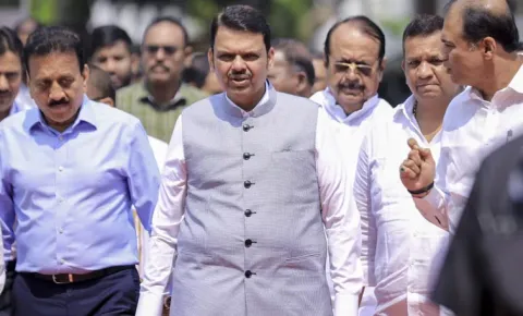 Maharashtra impose full lockdown CM Fadnavis warns against rumours