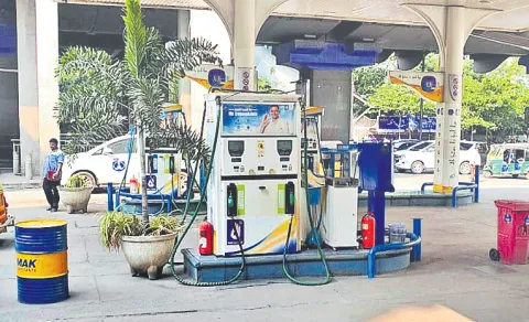 fuel panic buying in hyderabad amid west asia war fears