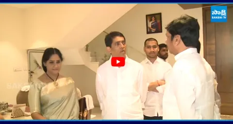 YSRCP Buggana Rajendranath Visits Jogi Ramesh Family 1