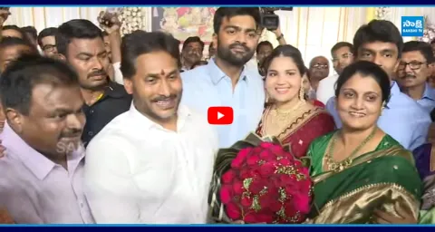 YS Jagan’s Attends Wedding and Blesses Newly Married Couple  1