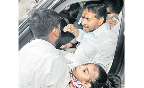 Former CM YS Jagan provides financial assistance to the child