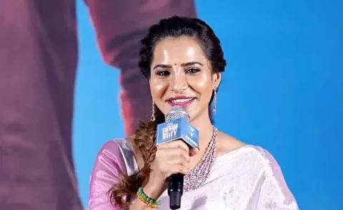 Ashu Reddy comments on Vikram on Duty Press Meet1