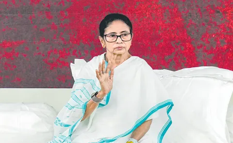 Mamata stages sit-in protest over mass voter deletions in Bengal