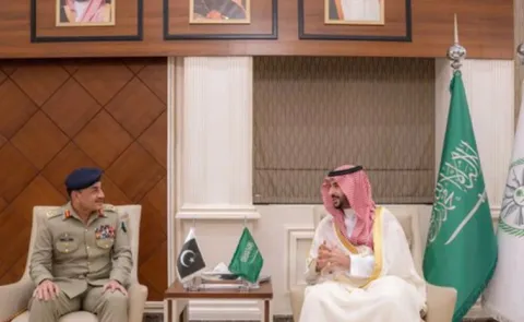 Saudi defence minister Khalid bin Salman meets Pak Army chief Asim Munir15