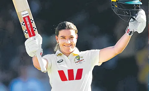 Indian womens team heading for defeat in only day night Test4