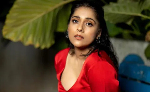 Anchor Rashmi Gautam Strong Reply To Netizen abour her Character