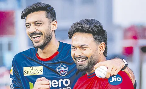 Lucknow Super Giants - Delhi Capitals live match starts on Apr 12