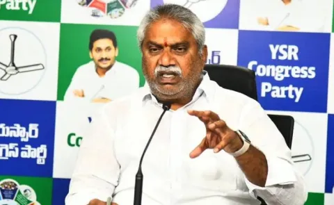 YSRCP demands TTD Chairman br Naidu resignation