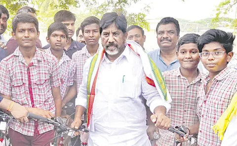  Telangana Dy CM Bhatti says education key to progress and announces breakfast scheme