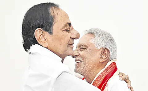 Ex Minister Jeevan Reddy Met KCR at Erravelli Farm House