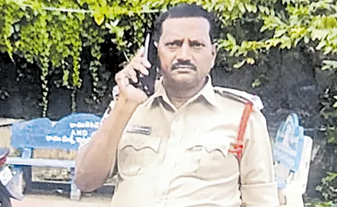 ASI Blackmail Love Couples Incident In Palnadu District: Andhra pradesh