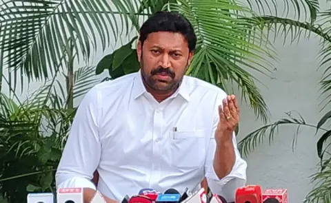 MP Avinash Reddy met Keerthana family in YSR district