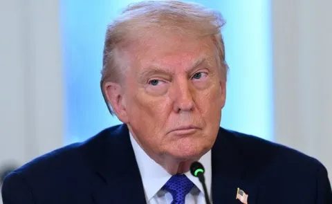 Trump Weighs Hormuz Blockade, Limited Iran Strikes After Failed Pakistan Talks