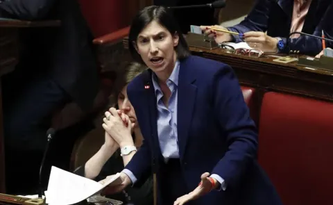 Italy Unites Against Trump's Bad Mouth Attack On Meloni13