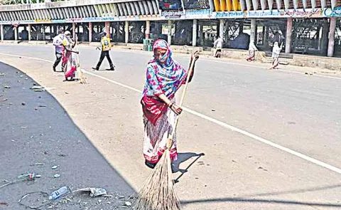 Sanitation workers have not received their salaries for five months