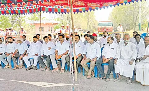 MLA faction obstructs factory management in the name of locals