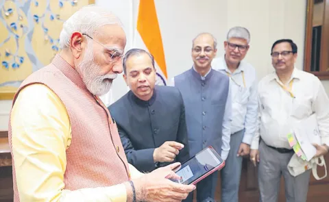 President Murmu and Vice President filled out the self-enumeration form online for Census 2027