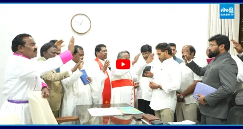 Christian Religious Leaders Blessings to YS Jagan At Tadepalli 1