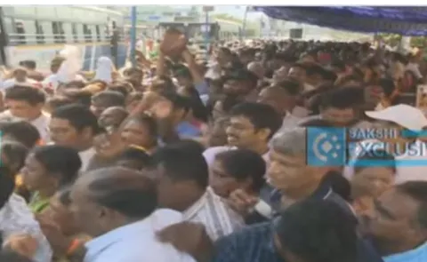 Devotees Face Hardships at Simhachalam Chandana Utsavam