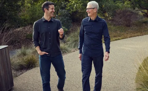 Apple CEO Transition Tim Cook Steps Down, John Ternus To Lead2