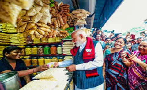 PM Narendr Modi Jhamuri video is a MASSIVE hit on Instagram