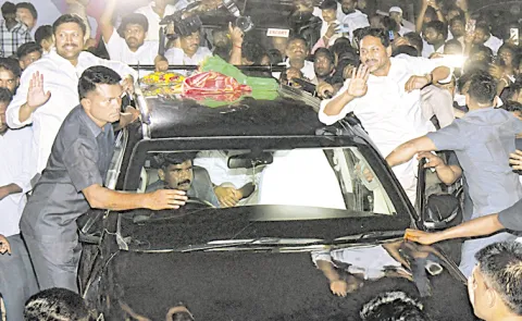 YSRCP Chief YS Jagan Arrives in Pulivendula: Andhra Pradesh