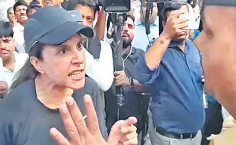 Maharashtra Woman snaps at minister during BJP Mumbai rally