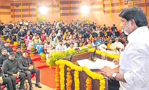 Deputy CM Bhatti Vikramarka with Group 1 officers
