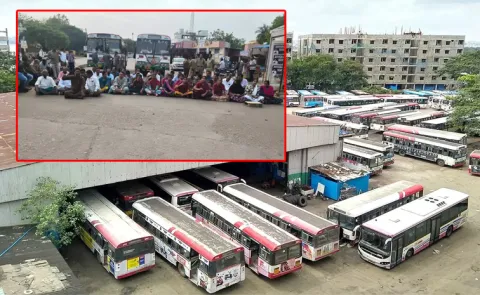 Telangana RTC Employees Strike Second Day Updates