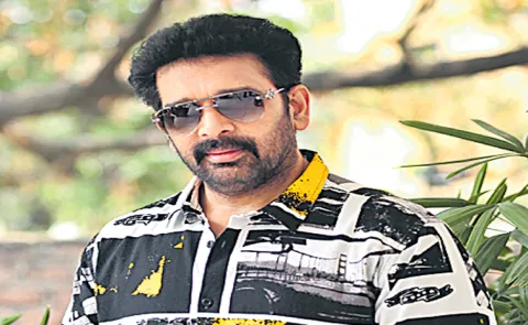 JD Chakravarthy Talks about his role in Gayapadda Simham