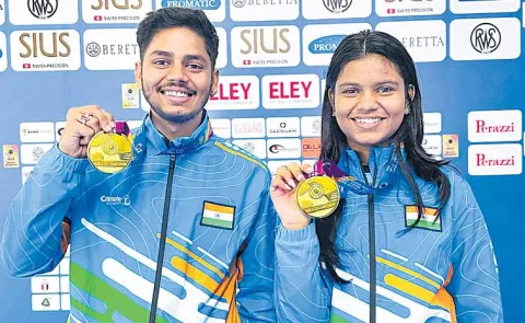 Divyanshu and Shambhavi pair wins gold medal4