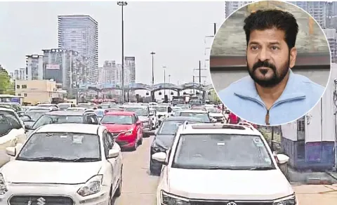 Police stop traffic for over an hour on Outer Ring Road