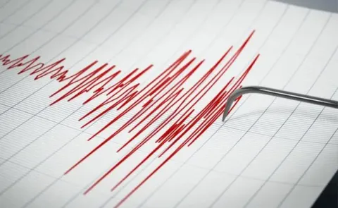 6.2 Magnitude Earthquake Strikes Japan Tsunami Threat Averted